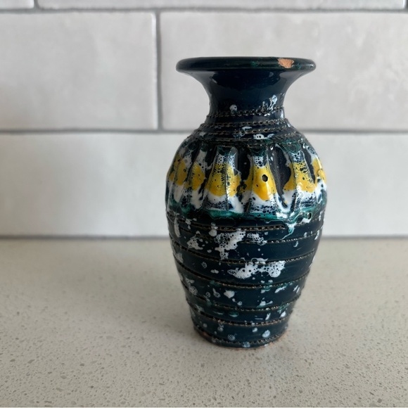 Vintage Made In Italy Bud Vase Mid Century Modern 6 inches Teal Yellow Speckled - Picture 3 of 6